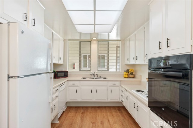 225 Avenida Majorca, Laguna Woods CA: https://media.crmls.org/medias/f0cd96ff-035d-40fc-920b-26b498322d94.jpg