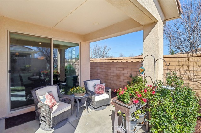 1340 Corte Alamonte, Hemet CA: https://media.crmls.org/medias/f0cdbf40-6e7d-460a-9f53-c33d06a8f7b6.jpg