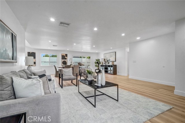 2842 E Virginia Avenue, Anaheim CA: https://media.crmls.org/medias/f0ce0c3f-faa4-46d3-a651-a1f9ce77e13e.jpg