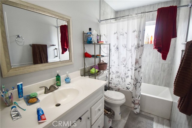 2245 W Vancouver Drive, Anaheim CA: https://media.crmls.org/medias/f0cedd43-31d1-4241-9872-47491f8885eb.jpg