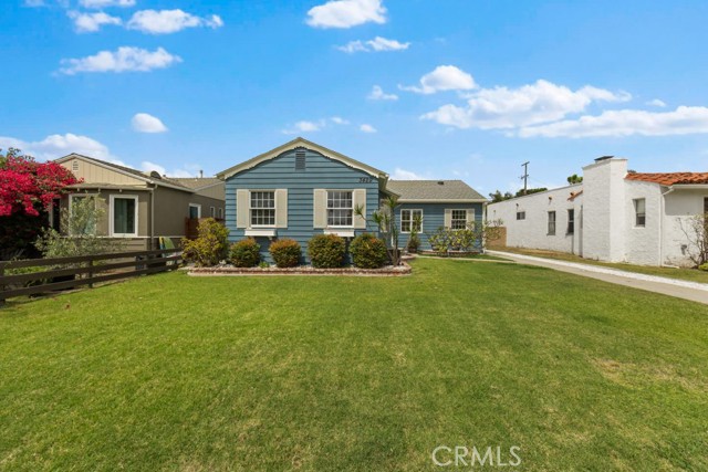 Detail Gallery Image 2 of 51 For 3429 Falcon Avenue, Long Beach,  CA 90807 - 3 Beds | 2/1 Baths