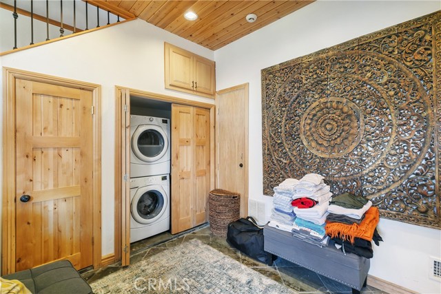 Detail Gallery Image 15 of 19 For 28773 Palisades Dr, Lake Arrowhead,  CA 92352 - 3 Beds | 2 Baths