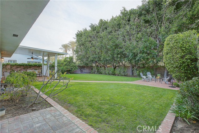 Detail Gallery Image 8 of 57 For 2518 N Greenbrier St, Santa Ana,  CA 92706 - 4 Beds | 2/1 Baths