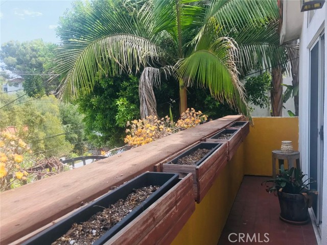 Detail Gallery Image 7 of 44 For 612 Alta Vista, Glendale,  CA 91205 - 3 Beds | 2/1 Baths