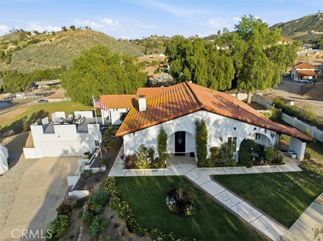 Detail Gallery Image 2 of 36 For 21260 Ridgedale, Lake Mathews,  CA 92570 - 4 Beds | 4 Baths