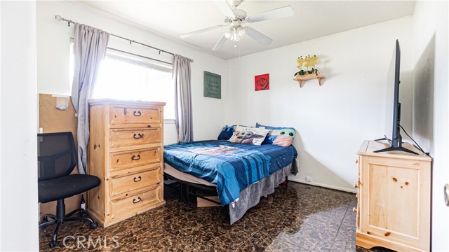 931 N Eucalyptus Avenue, Rialto CA: https://media.crmls.org/medias/f0d079df-9325-4109-87f2-c09fec78482d.jpg