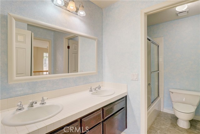 22 Matisse Circle, Aliso Viejo CA: https://media.crmls.org/medias/f0d0a052-027e-4ff7-9fde-79f68206ac0d.jpg