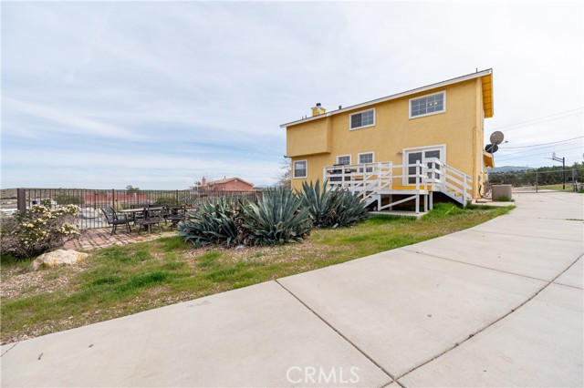 Detail Gallery Image 3 of 61 For 957 Sierra Hills Ln, Palmdale,  CA 93550 - 3 Beds | 2 Baths