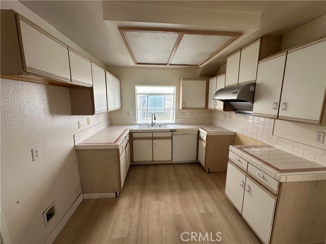 Detail Gallery Image 7 of 20 For 21041 Gault #C,  Canoga Park,  CA 91303 - 3 Beds | 2/1 Baths