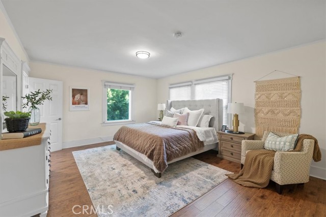 268 S Norton Avenue, Los Angeles CA: https://media.crmls.org/medias/f0d5251a-eefb-4ec8-bf24-33fd9d0671e6.jpg