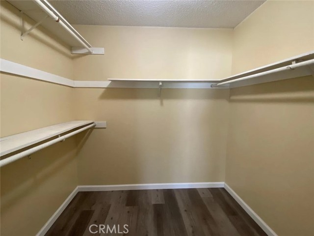 Detail Gallery Image 7 of 17 For 8801 Cedros Ave #11,  Panorama City,  CA 91402 - 2 Beds | 2/1 Baths