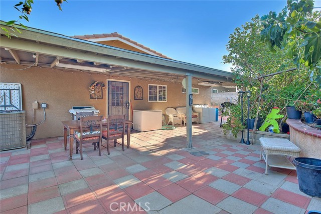 25664 Lola Court, Menifee CA: https://media.crmls.org/medias/f0d618ac-6a47-4e06-8401-709cb32b9887.jpg