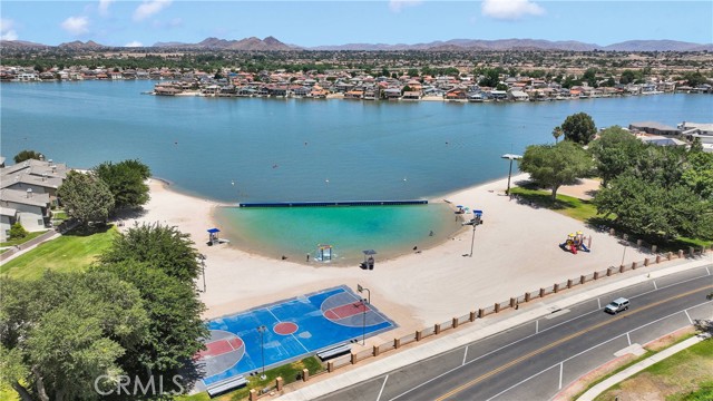 13435 Spring Valley, Victorville CA: https://media.crmls.org/medias/f0d644d1-a6d1-47f6-959d-b80f4ce674b7.jpg