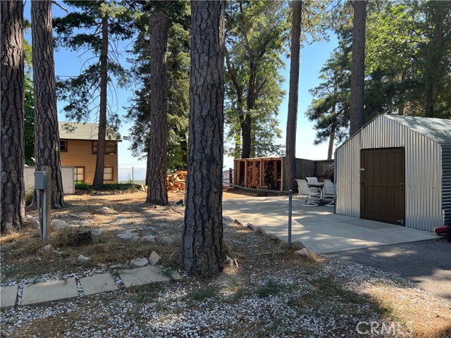 Detail Gallery Image 2 of 7 For 25031 Sunset Dr, Crestline,  CA 92325 - 2 Beds | 1 Baths