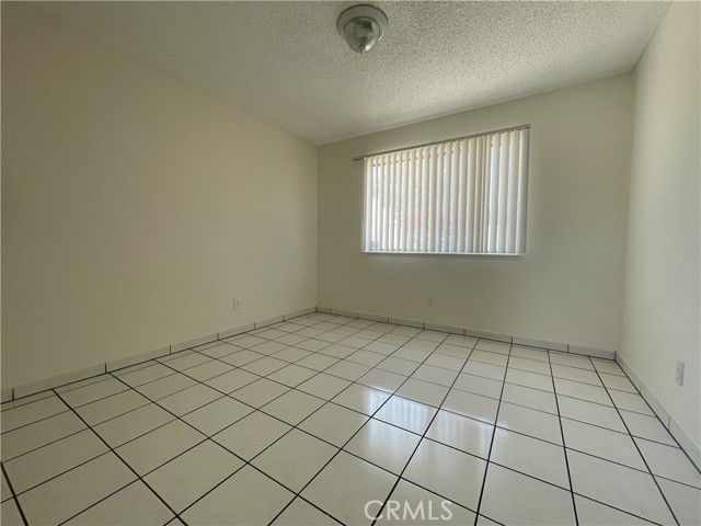 7698 Lime Avenue, Fontana CA: https://media.crmls.org/medias/f0d783c8-1915-4144-94dc-0583efd407fa.jpg