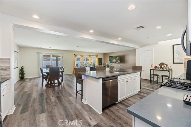 Detail Gallery Image 11 of 38 For 20583 Spring, Riverside,  CA 92507 - 5 Beds | 3/1 Baths