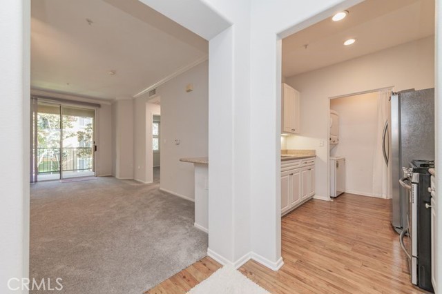 Detail Gallery Image 2 of 26 For 2224 Watermarke, Irvine,  CA 92612 - 1 Beds | 1 Baths