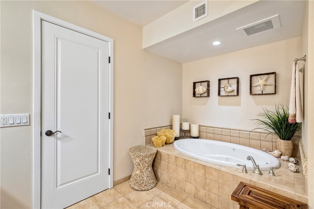 543 Laguna Drive - photo 20
