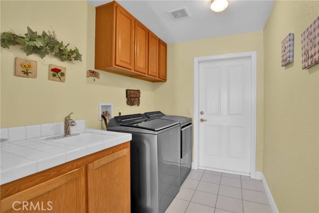 Detail Gallery Image 35 of 45 For 11020 Blue Jay Way, Oak Hills,  CA 92344 - 5 Beds | 2 Baths