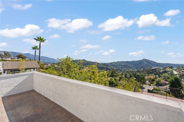 Detail Gallery Image 50 of 62 For 2521 Flintridge Dr, Glendale,  CA 91206 - 5 Beds | 4/1 Baths