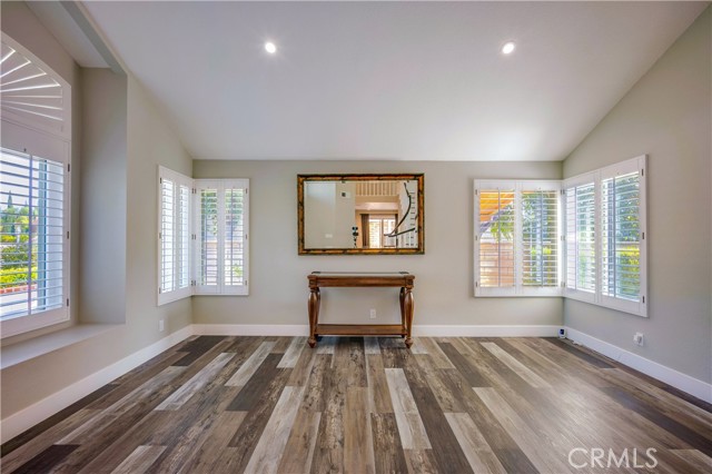 Detail Gallery Image 7 of 48 For 2311 via Pacifica, Corona,  CA 92882 - 4 Beds | 3 Baths