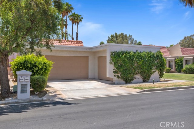 78731 Montego Bay Circle Bermuda Dunes, California Welcome to the stunning community of Bermuda Dunes, where you can indulge in the luxurious amenities of golf, swimming, and a clubhouse. This exquisite 2-bedroom, 2-bathroom condo with a large den is beautifully upgraded and turnkey. The sprawling, remodeled kitchen features a designated dining area, while the spacious living room and oversized family room offer ample living space. Boasting two master suites, this residence also includes a 2-car garage and a custom 2-golf cart garage, as well as a custom, generous side patio in addition to the back patio. Gazing out over the shimmering swimming pool, the back patio provides a tranquil oasis to retreat from the hustle and bustle. Close to exquisite dining, entertainment and shopping galore, as well as the new Acrisure Arena, this home has it all!