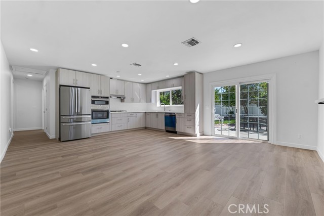17706 Collins Street photo 11