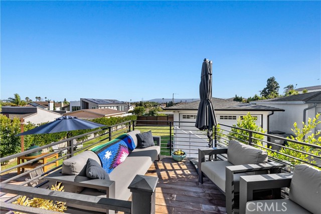 2408 Ives Lane, Redondo Beach, California 90278, 3 Bedrooms Bedrooms, ,Residential,Sold,Ives,SB21202682