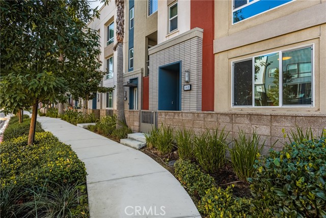 Detail Gallery Image 3 of 31 For 143 Citysquare, Irvine,  CA 92614 - 4 Beds | 3/1 Baths