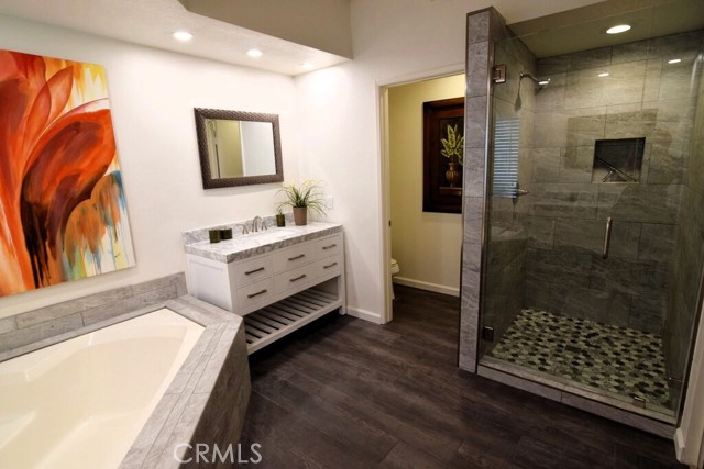 144 Desert Falls Circle, Palm Desert CA: https://media.crmls.org/medias/f0da7a77-d3bf-4d80-a3f4-4aea438c73b4.jpg