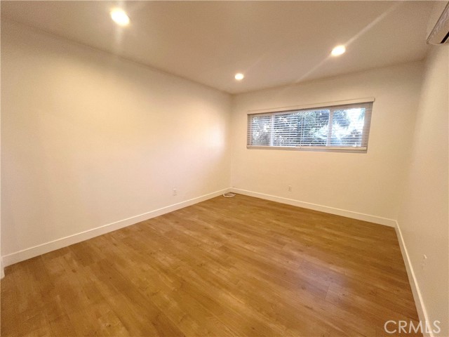 Detail Gallery Image 10 of 11 For 8308 Clinton Ave #3,  West Hollywood,  CA 90048 - 1 Beds | 1 Baths