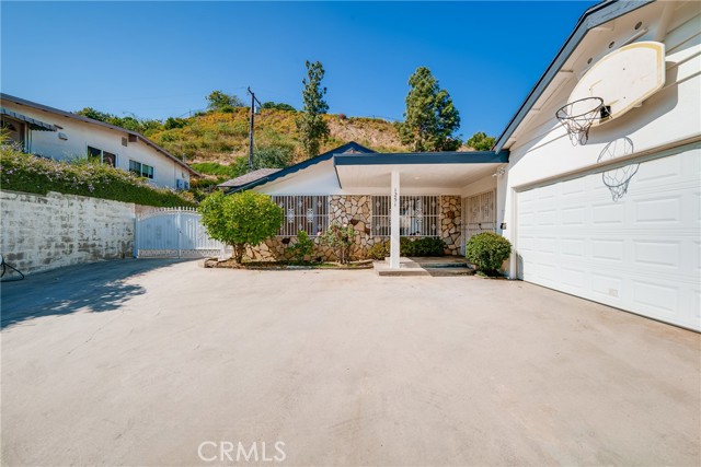 Detail Gallery Image 2 of 40 For 1251 W Crest Way, Monterey Park,  CA 91754 - 3 Beds | 2 Baths