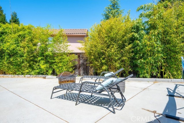 1050 Sleepy Hollow Road, Paso Robles CA: https://media.crmls.org/medias/f0dbbd93-9900-4f26-a4cc-8f6a9a83ead5.jpg