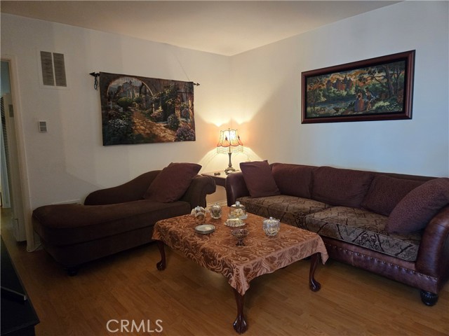 Detail Gallery Image 6 of 23 For 6021 Fountain Park Ln #7,  Woodland Hills,  CA 91367 - 2 Beds | 1 Baths