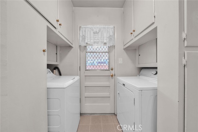 5514 Bellflower Blvd, Lakewood CA: https://media.crmls.org/medias/f0dd086a-fc7d-49d6-8645-18ede283aad9.jpg