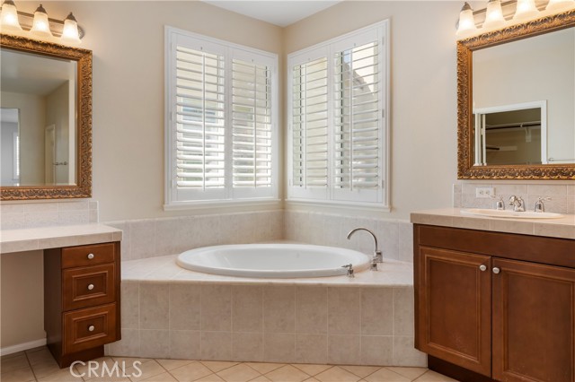 Detail Gallery Image 30 of 68 For 22229 Evening Star Ct, Saugus,  CA 91390 - 6 Beds | 5 Baths