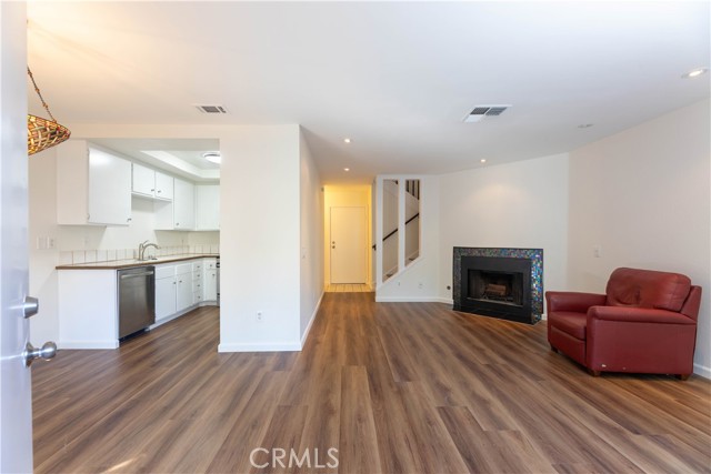 Detail Gallery Image 4 of 28 For 2044 Choctaw Dr, West Covina,  CA 91791 - 3 Beds | 2/1 Baths