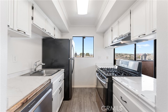 Detail Gallery Image 5 of 36 For 1168 E 10th St #213,  Long Beach,  CA 90813 - 2 Beds | 2 Baths