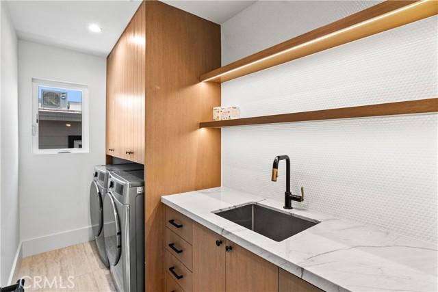 Detail Gallery Image 14 of 36 For 211 Topaz Ave, Newport Beach,  CA 92662 - 3 Beds | 3/1 Baths
