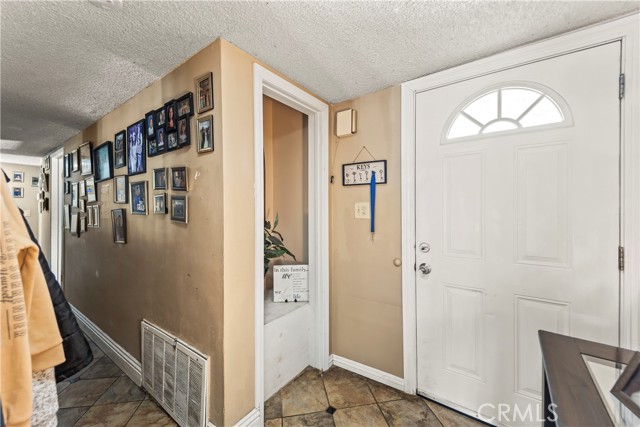 Detail Gallery Image 22 of 31 For 822 Corona, Corona,  CA 92879 - 3 Beds | 2 Baths