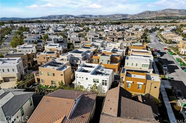 111 Newall, Irvine CA: https://media.crmls.org/medias/f0df17d9-56d9-4ba0-9710-636f96a42d9a.jpg