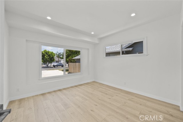 Detail Gallery Image 15 of 33 For 20356 Gresham St, Los Angeles,  CA 91306 - 4 Beds | 2/1 Baths