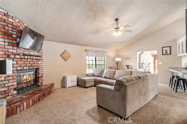 Detail Gallery Image 6 of 45 For 21766 Fox Ct, Tehachapi,  CA 93561 - 3 Beds | 2 Baths