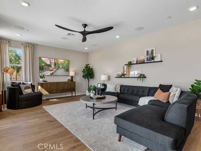 Detail Gallery Image 18 of 40 For 28905 Saddle Cir, Castaic,  CA 91384 - 3 Beds | 2/1 Baths