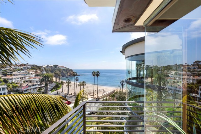 86 Emerald Bay, Laguna Beach CA: https://media.crmls.org/medias/f0e04085-88bf-4792-88a8-7bfd6d8e3278.jpg