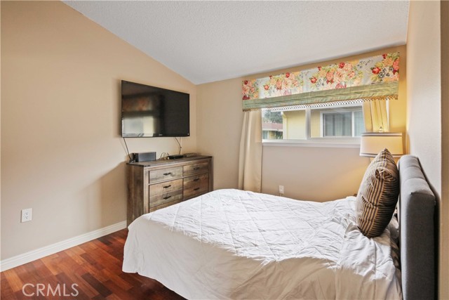 Detail Gallery Image 14 of 24 For 19221 Avenue of the Oaks a,  Newhall,  CA 91321 - 2 Beds | 1 Baths