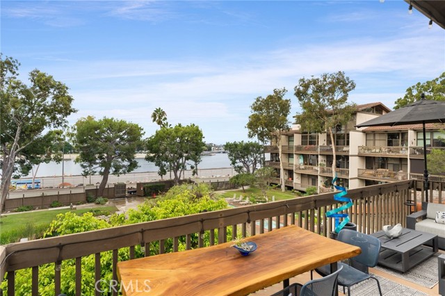 6326 Marina Pacifica Dr S, Long Beach, CA 90803