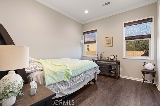 Detail Gallery Image 19 of 66 For 18619 Cedar Crest Dr, Canyon Country,  CA 91387 - 3 Beds | 2/1 Baths