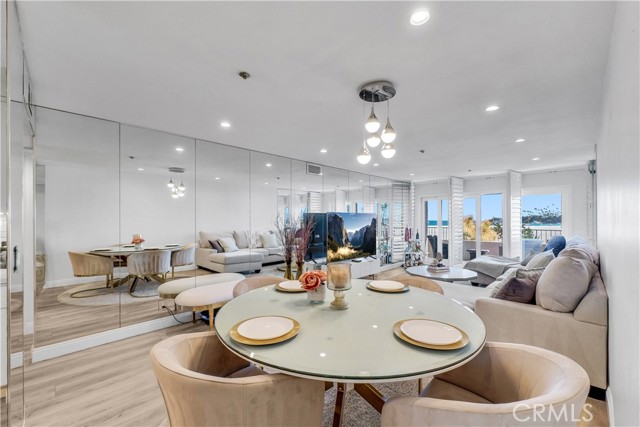 Detail Gallery Image 3 of 18 For 1 3rd Place, Long Beach,  CA 90802 - 2 Beds | 2 Baths