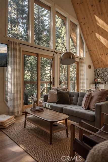 385 Birchwood, Lake Arrowhead, CA 92352